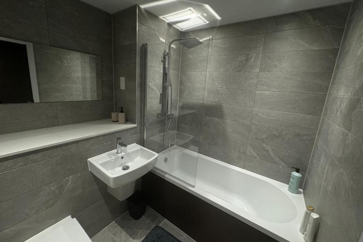 Modern 2-Bedroom Apartment In Heart Of Liverpool Ngoại thất bức ảnh